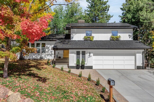 Building Photo - Modern 2 BDR Retreat: Serene Backyard