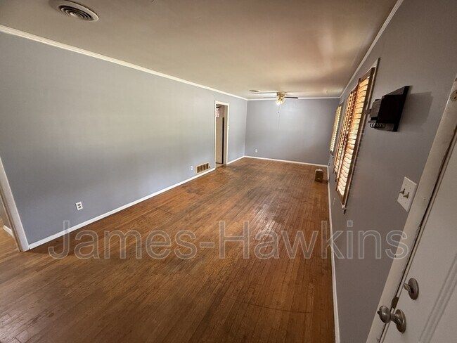 Foto del edificio - 3347 Bedford Ln