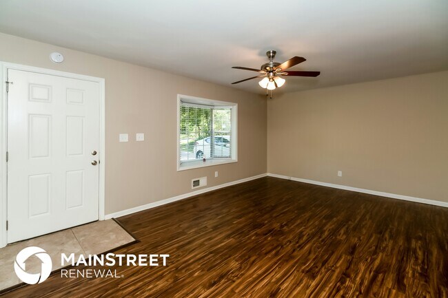 Building Photo - 537 Roxbury Dr