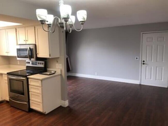 Foto del edificio - 1080 Quail Park Dr