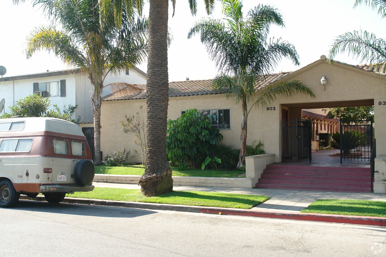 Primary Photo - 903 Mariposa St