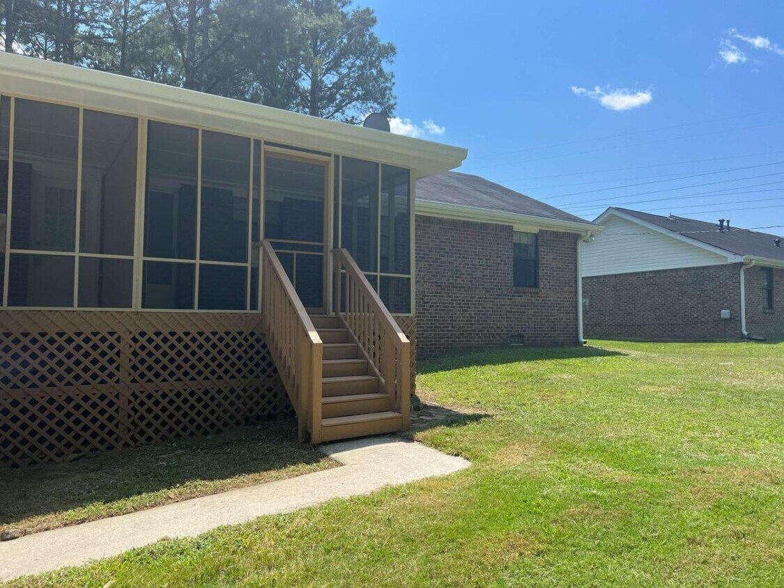 Foto del edificio - 2855 Springdale Rd