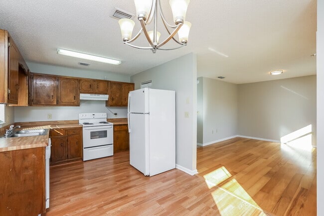 Building Photo - 1608 Gattis Dr