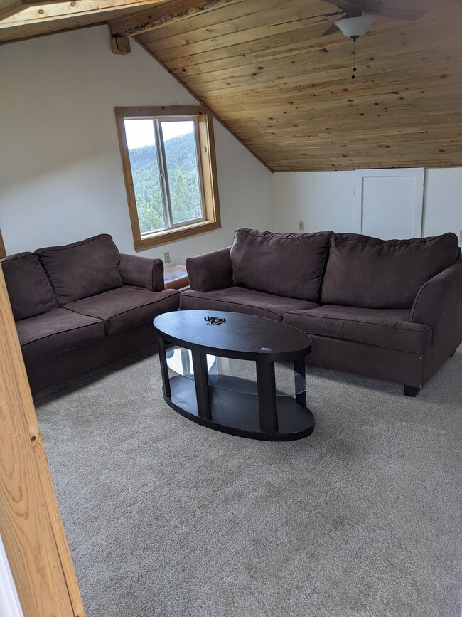 Foto del edificio - 22517 Shawnee Rd