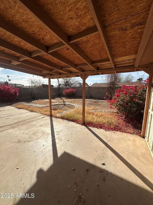 Primary Photo - Fantastic 3BR/2BA Home in South Phoenix Av...