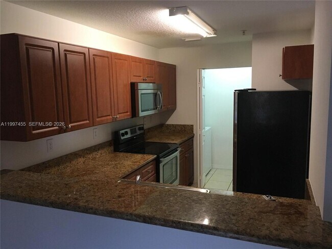 Foto del edificio - 962 SW 143rd Ave
