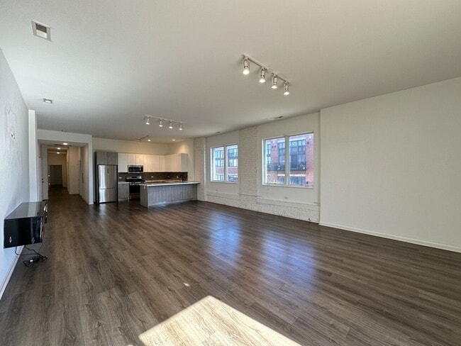 Building Photo - 2550 S Wabash Ave