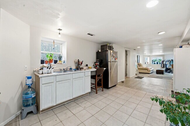 Foto del edificio - 1637 S St Louis Ave