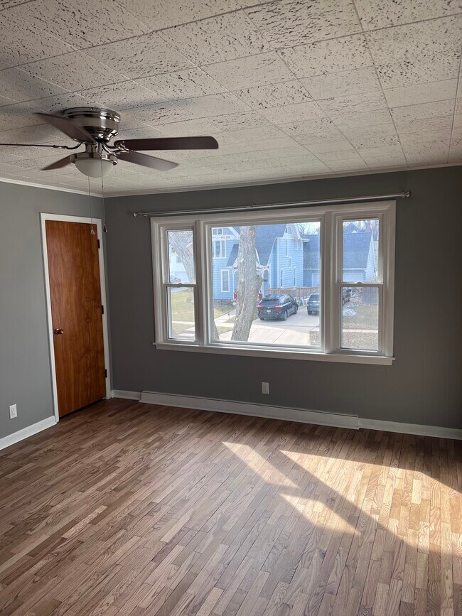 Sala de estar - 119 N Washington St