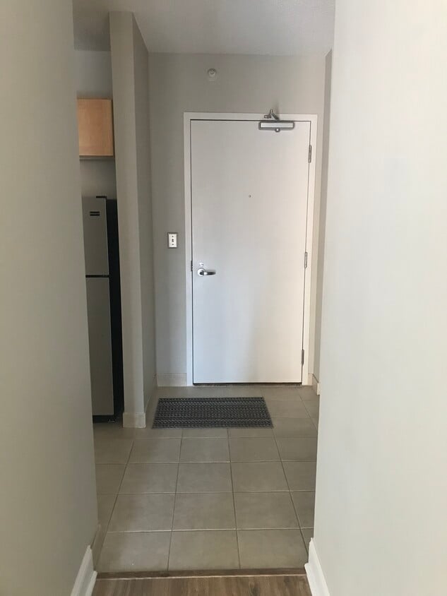 Entry - 222 N Columbus Dr