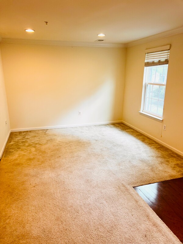 Building Photo - 7408 Slipknot Aly