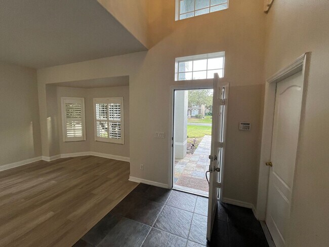 Foto del edificio - Corner Lot, 4 Bedroom Home with Pool at No...