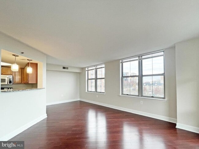 Building Photo - 11800 Sunset Hills Rd