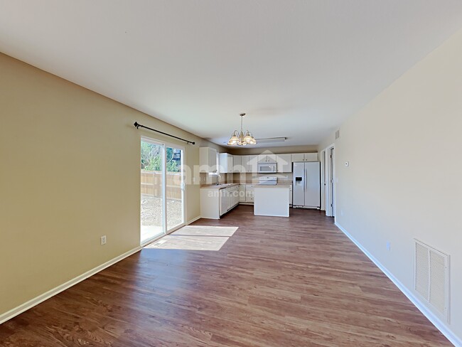 Building Photo - 1135 Legend Oak Dr