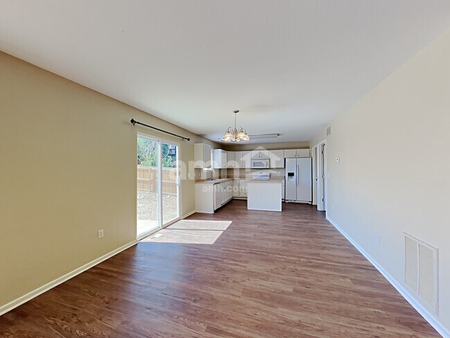 Foto del edificio - 1135 Legend Oak Dr