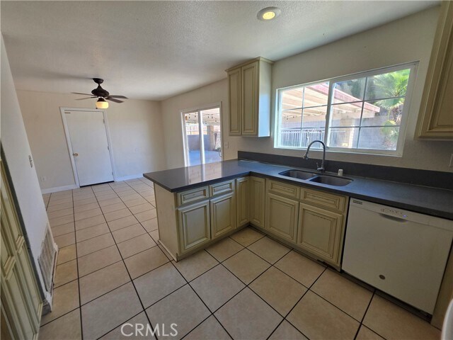 Foto del edificio - 969 S Sage Ave