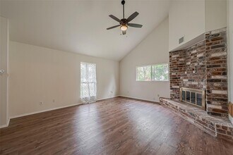 Building Photo - 227 Glencairn Ct