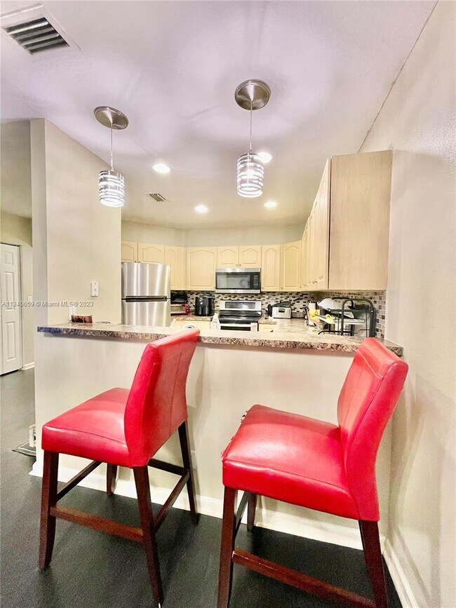 Foto del edificio - 1359 Avon Ln
