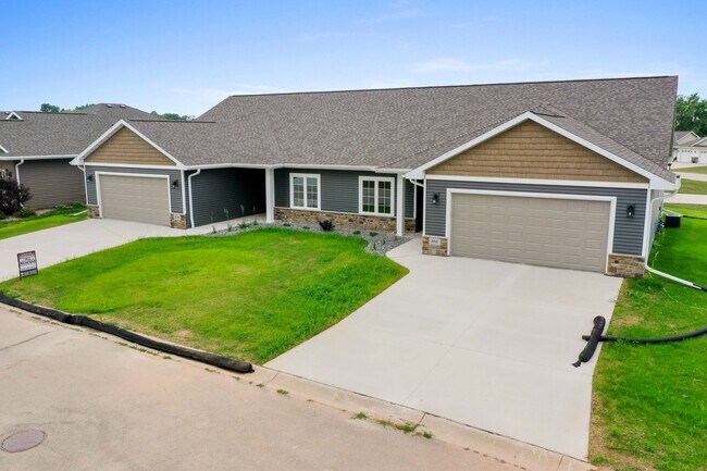 Foto del edificio - 3841 Shore Crest Ln