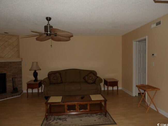 Foto del edificio - 4286 Pinehurst Cir