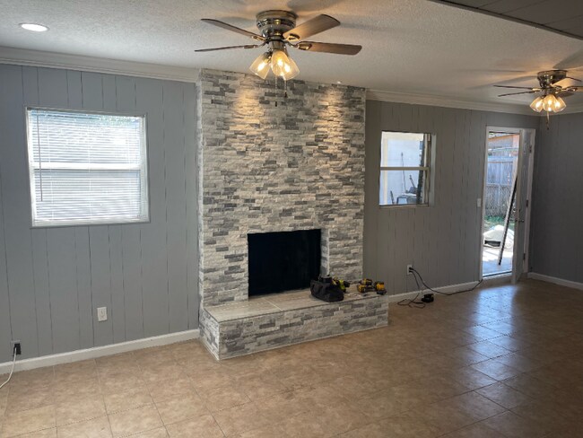 Foto del edificio - 7552 Centauri Rd