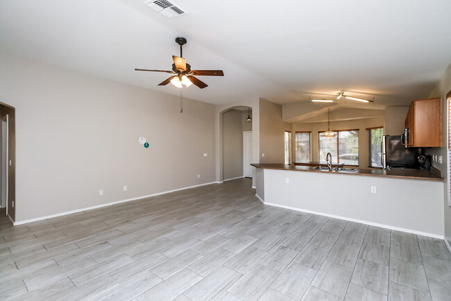 Building Photo - 1355 S 80th St