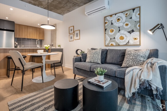 1BR, 1BA - 517SF - Living Room - SHERWIN Condos