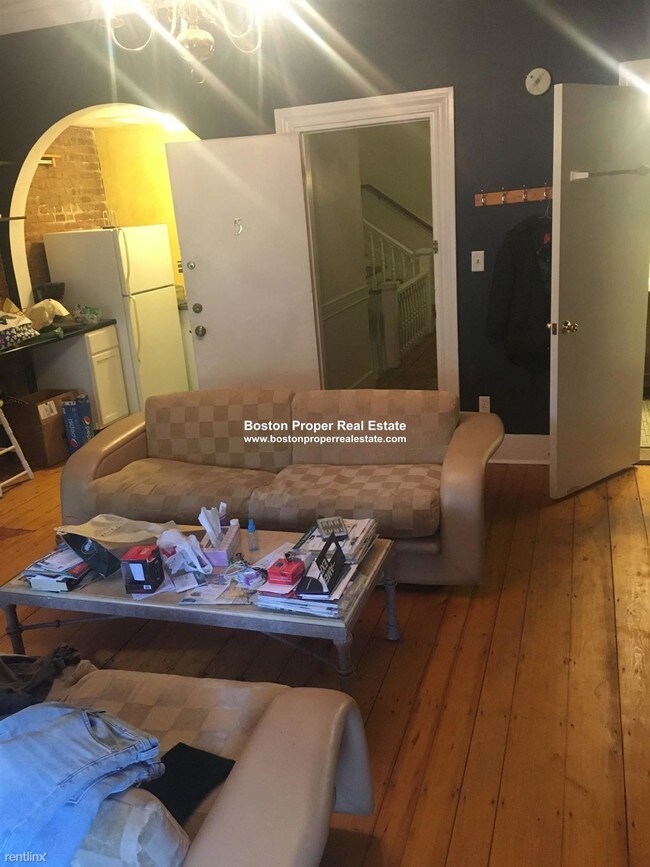Building Photo - Studio, 1 bath  - 85 Marlborough St 5