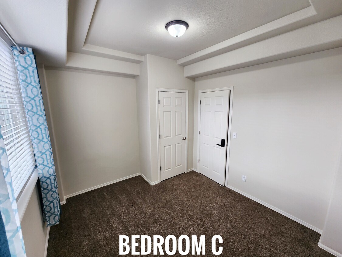 Foto principal - 2060 Dewhirst Dr