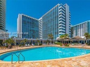 Building Photo - 5055 Collins Ave