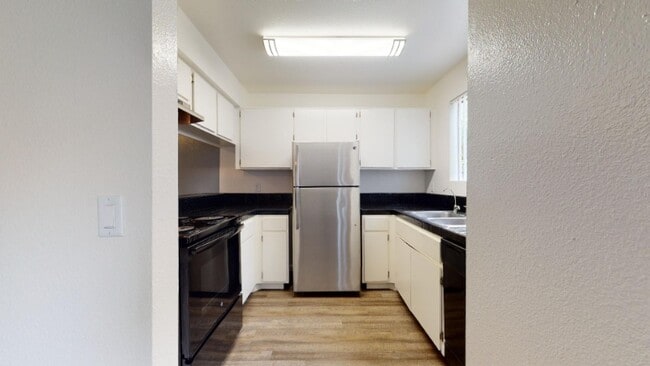 Building Photo - 631 Blackshaw Ln