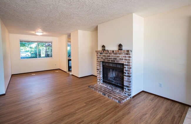 Building Photo - 2729 SE 63rd Ave