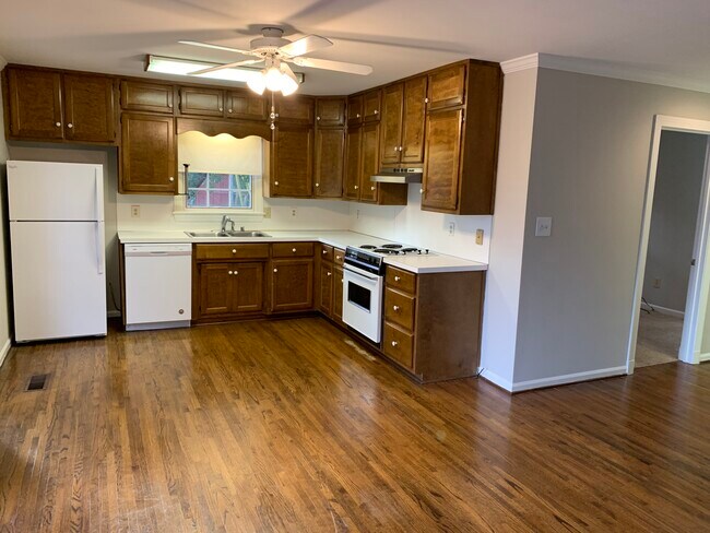 Foto del edificio - 3700 Montclair Rd