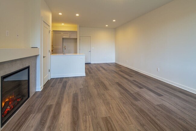 Foto del edificio - End unit Pahlish Townhome!