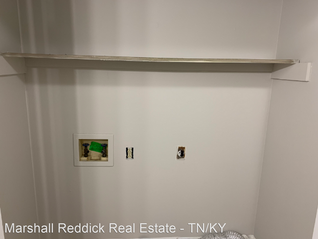 Building Photo - 3 br, 1 bath House - 202 Golden Pond Ave
