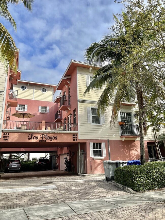 Foto del edificio - 3213 NE 5th St