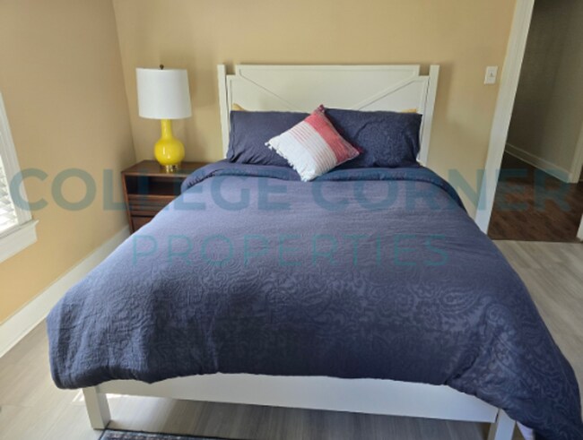 Foto del edificio - 1404 Polo Rd