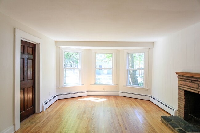 Building Photo - 66 Barnett St