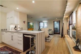 Building Photo - 2302 17th St NW