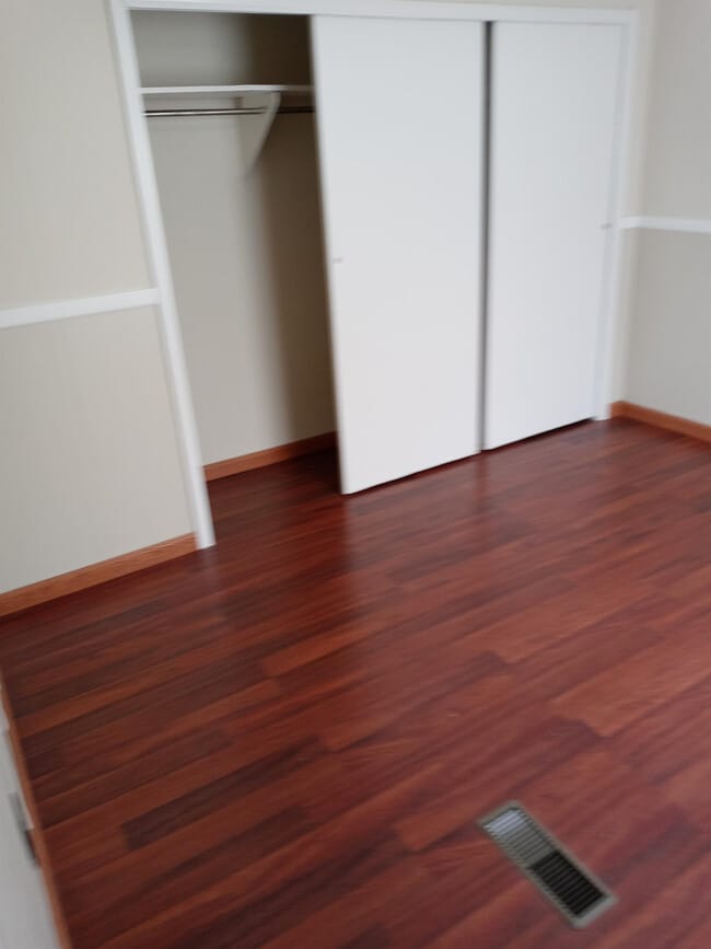 Building Photo - 259 Golden Crest Dr