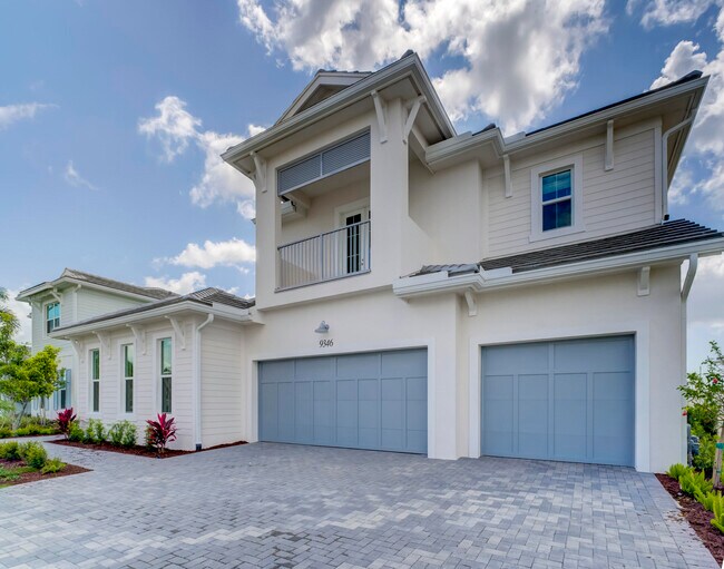Building Photo - 9346 Crestview Cir