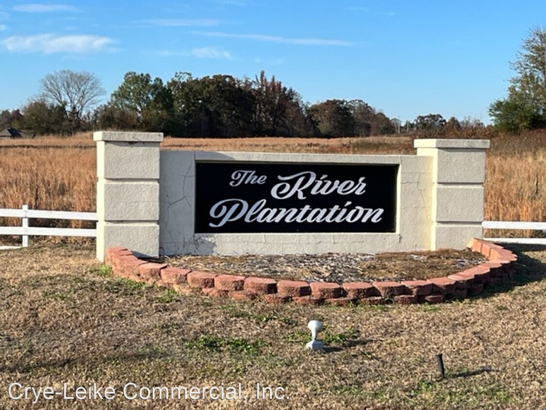 Primary Photo - 3 br, 2 bath House - 6 River Rd. Dr. W