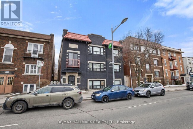 Photo du bâtiment - 595 St Clair Ave W