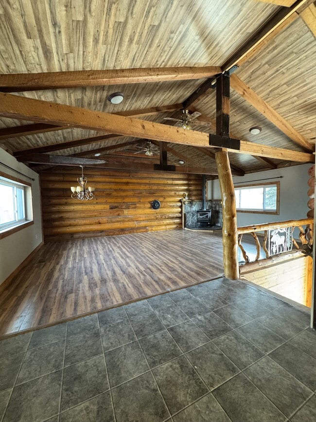 Building Photo - 324 5th Ave S