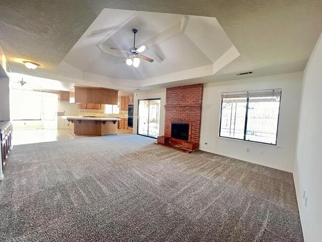 Building Photo - 4830 E Indianapolis Ave