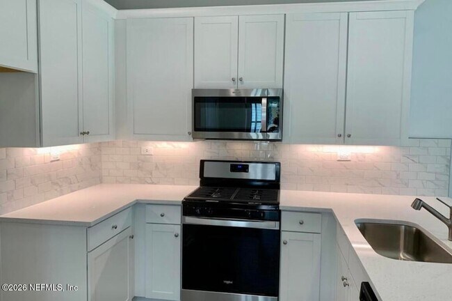 Building Photo - 46 Fieldfare Ln