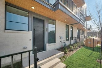 Building Photo - 1906 Annex Ave