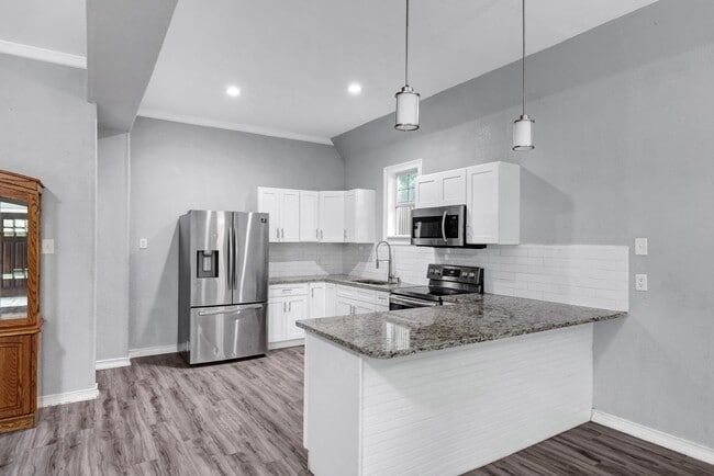 Building Photo - 125 Allsup St