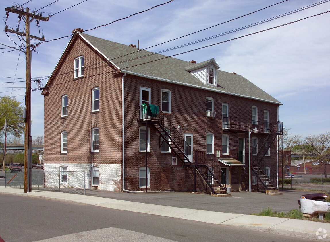 Building Photo - 23-25 West St
