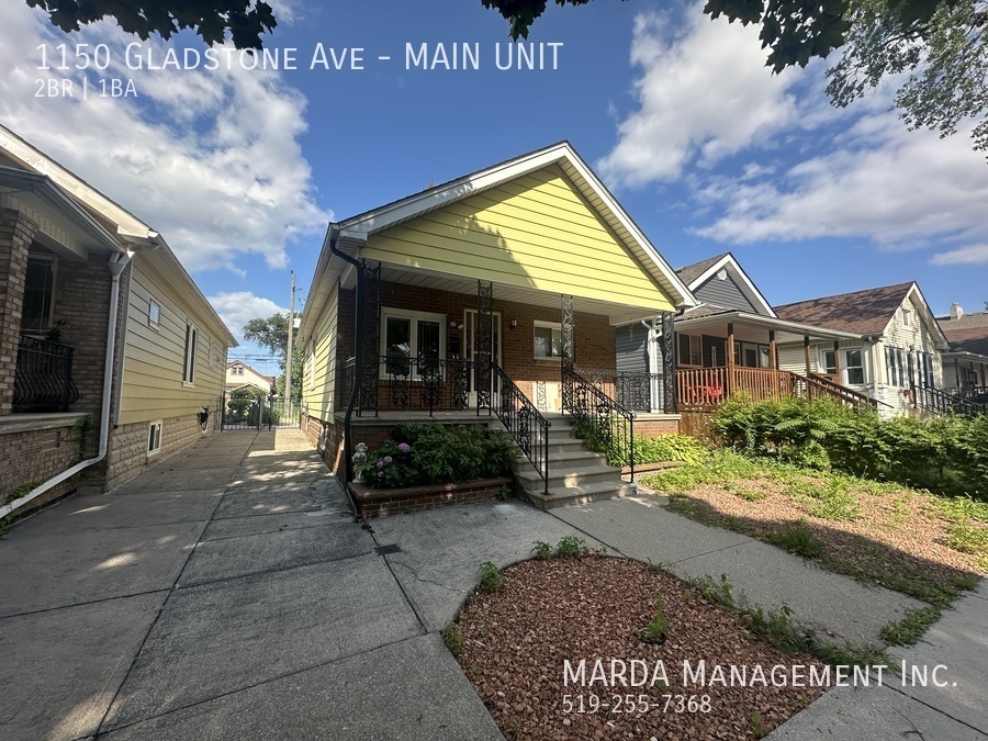 Primary Photo - CLASSIC SPACIOUS 2+1BED/1BATH MAIN UNIT +6...